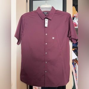 Express men’s medium short sleeve button down shirt. Never worn tags on.